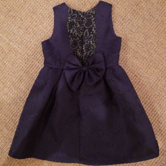 Girls Lovely Pattern Dress for Special Occasions - Picture 4 of 7